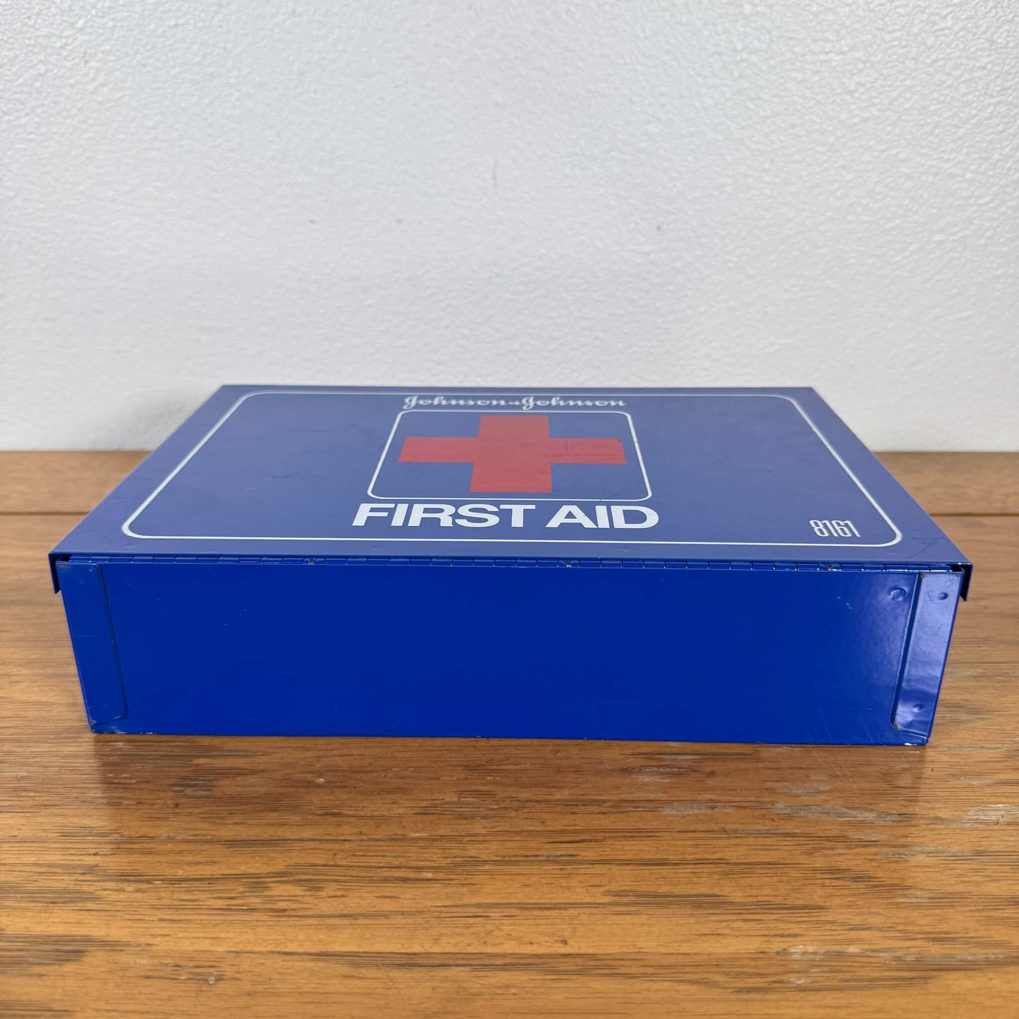 #1728 【1980年代】 ビンテージ Johnson & Johnson 救急箱 / First Aid 収納ケース アメリカ