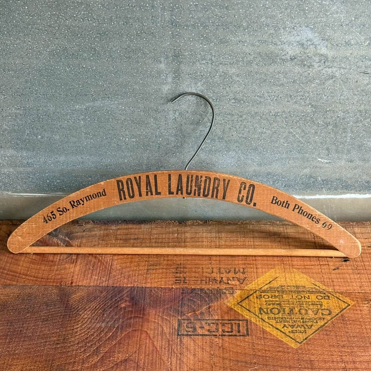 【1950-60年代】ビンテージ ハンガー 2点セット アメリカン雑貨 店舗什器 木製 アドバタイジング #2473-18