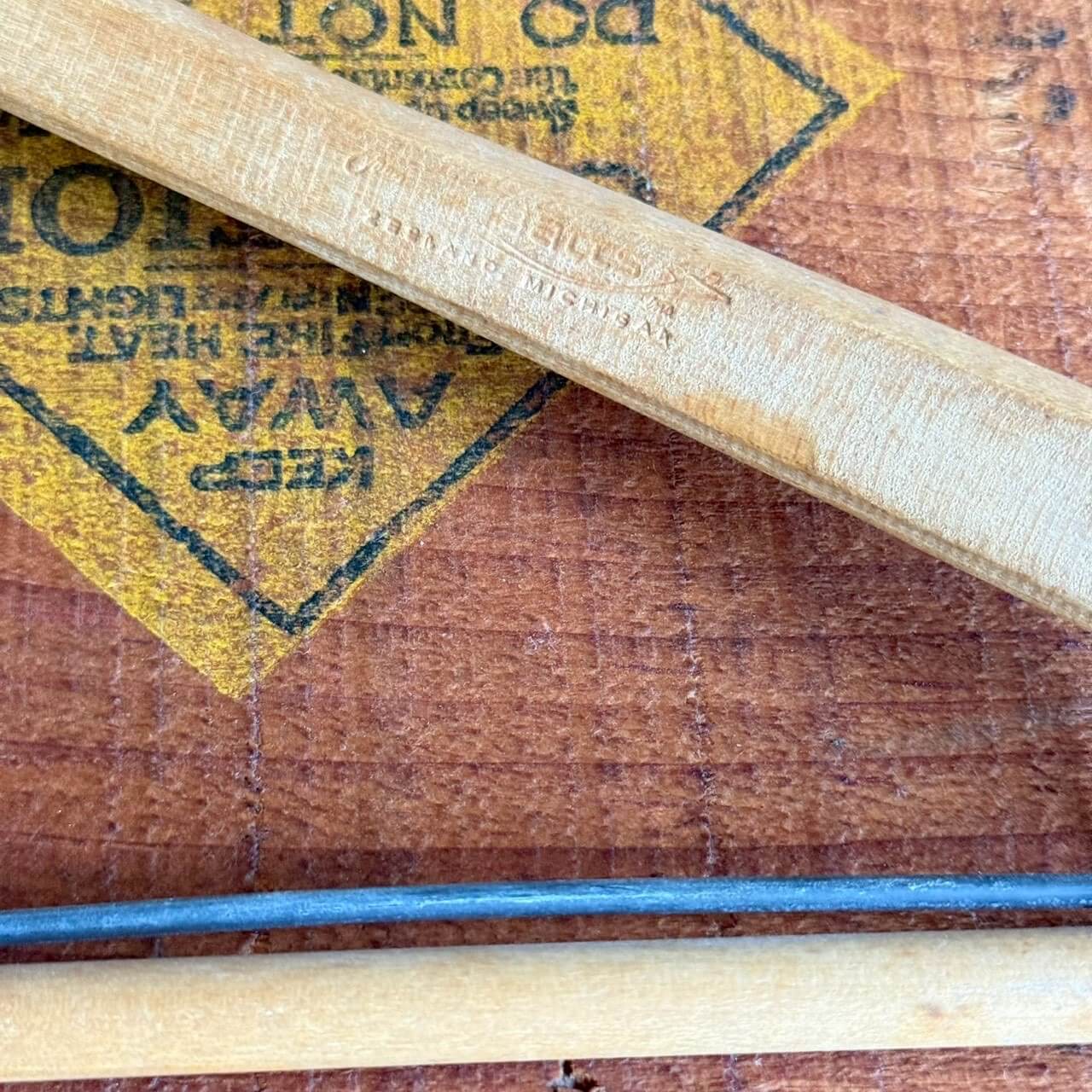 【1950-60年代】ビンテージ ハンガー 2点セット アメリカン雑貨 店舗什器 木製 アドバタイジング #2473-16