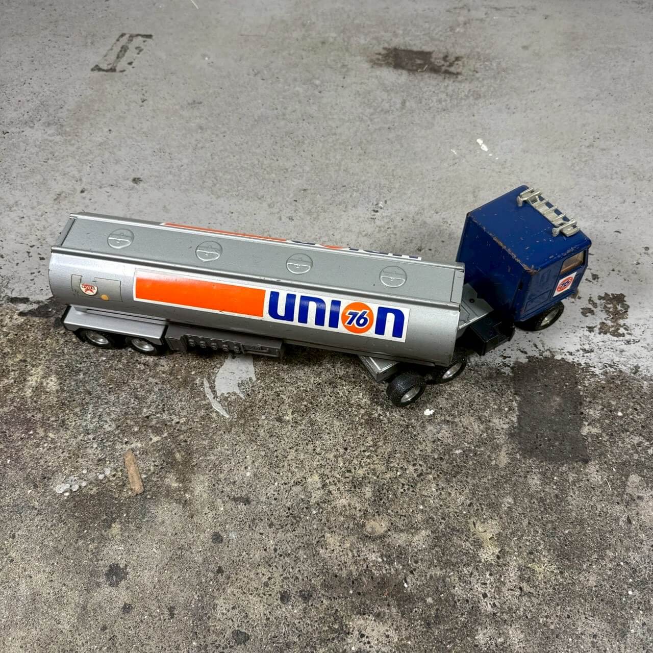 #2352【1980-90年代】ビンテージ UNION 76 タンクローリー トラック ミニカー アメリカ