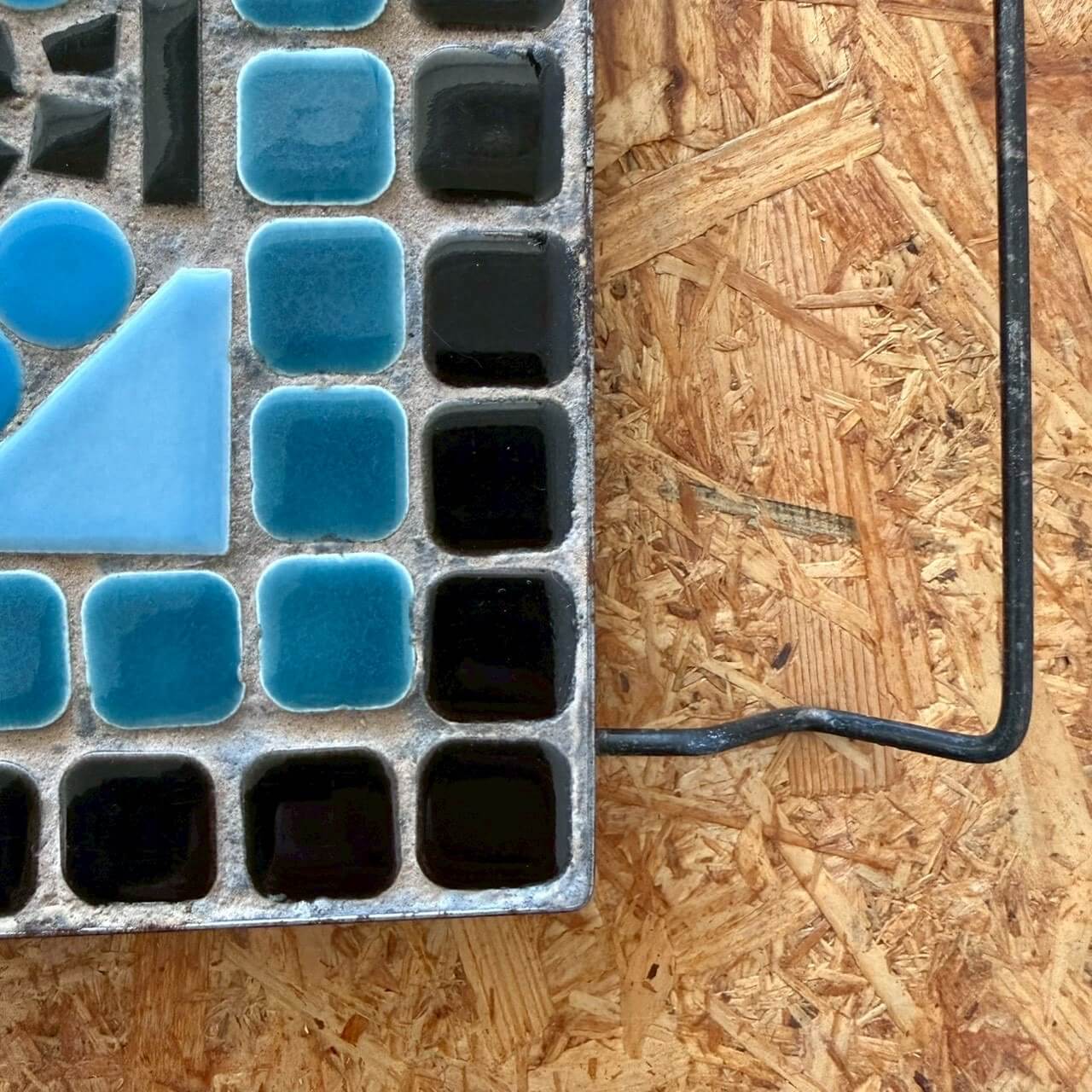 #2297【1970年代】ビンテージ モザイクタイル トリベット / アイアンハンドル付き 鍋敷き アメリカ