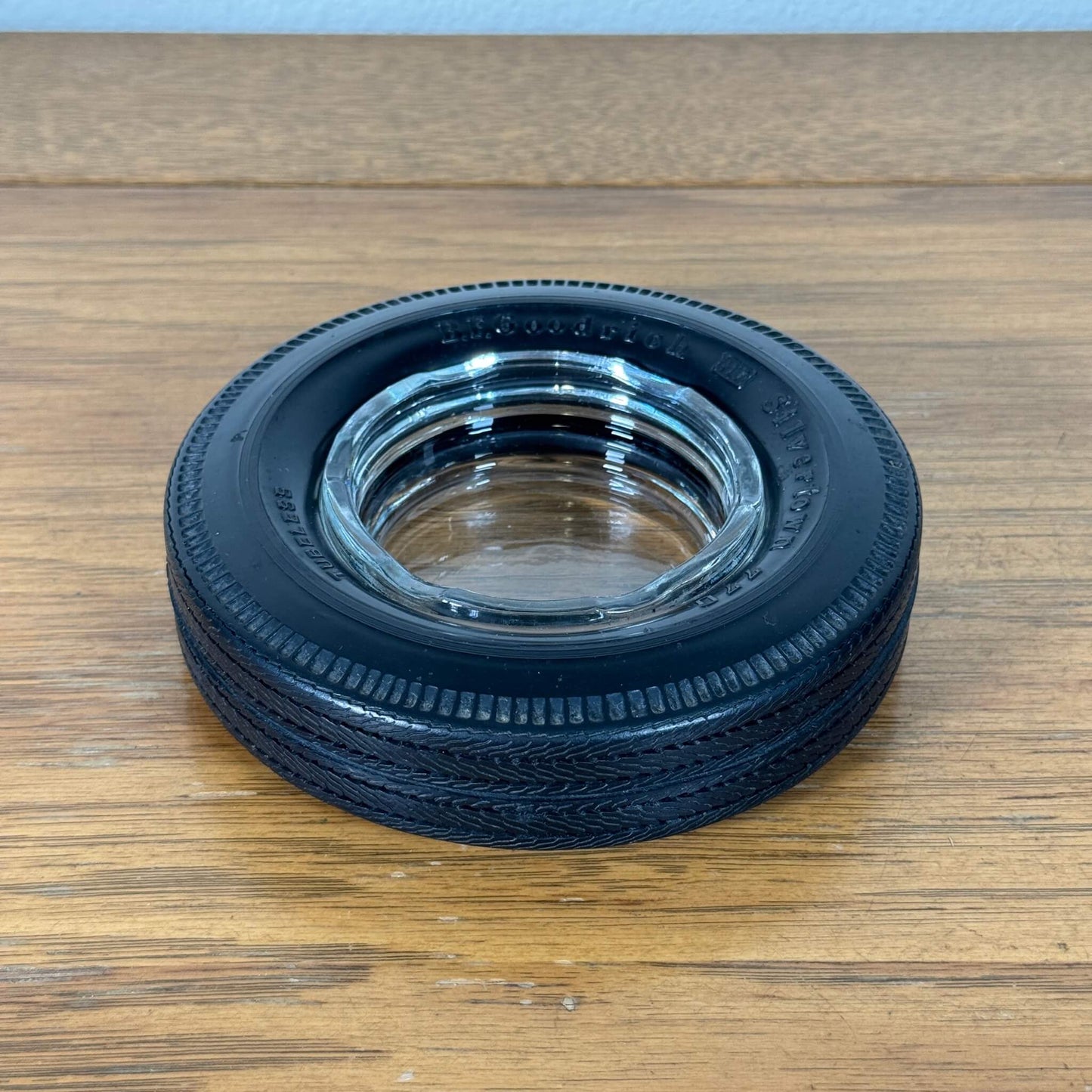 #2041【1960年代】ビンテージ B.F. Goodrich（ビーエフ・グッドリッチ） タイヤ灰皿 / アメリカ