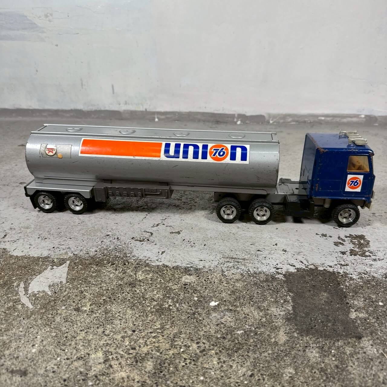 #2352【1980-90年代】ビンテージ UNION 76 タンクローリー トラック ミニカー アメリカ