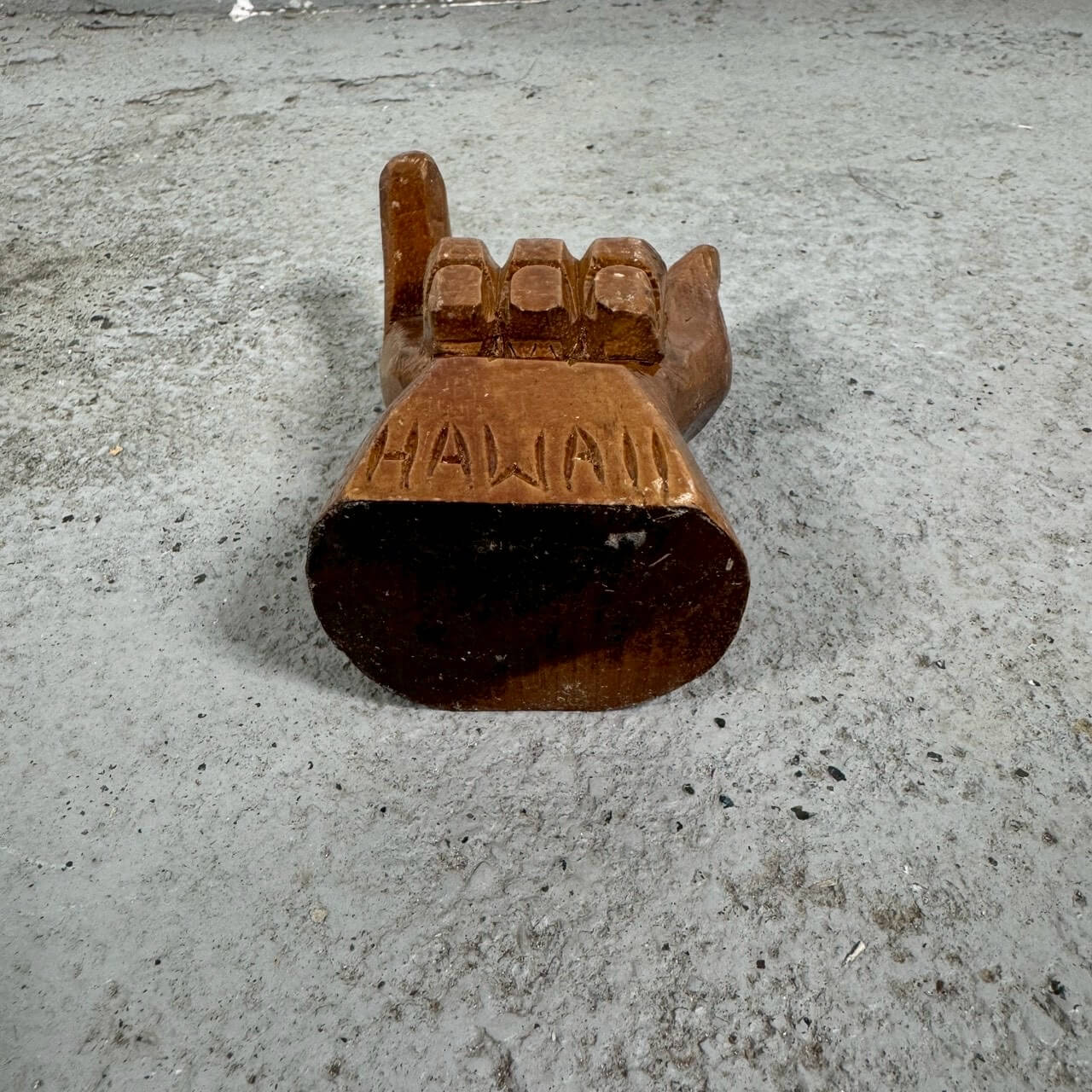 #2341【1960-70年代】ビンテージ ハワイ “SHAKA” ハンド オブジェ / HAWAII刻印 ウッドディスプレイ アメリカ