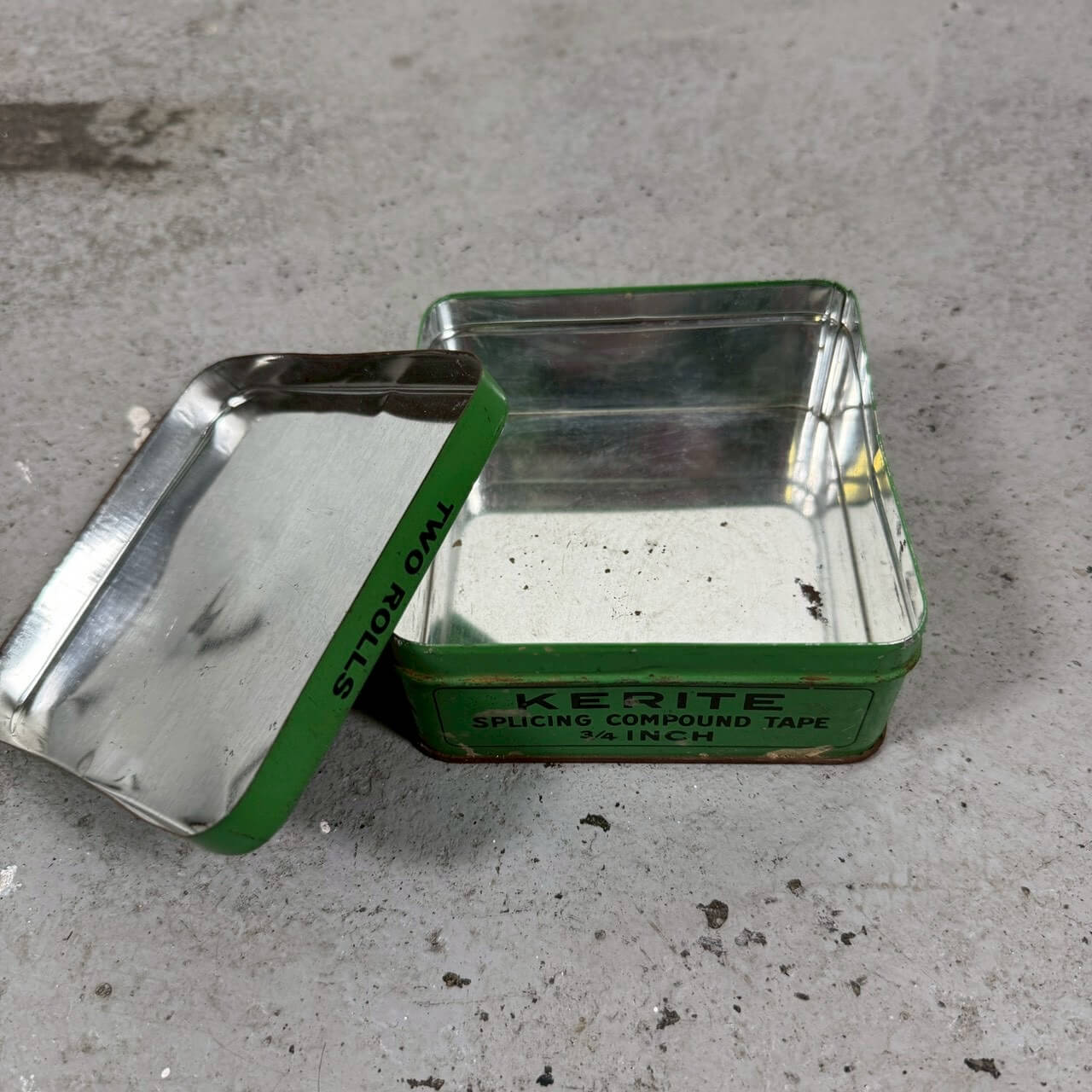 #2215【1950-60年代】ビンテージ KERITE スプライシングテープ メタル缶 アメリカ製 インダストリアル