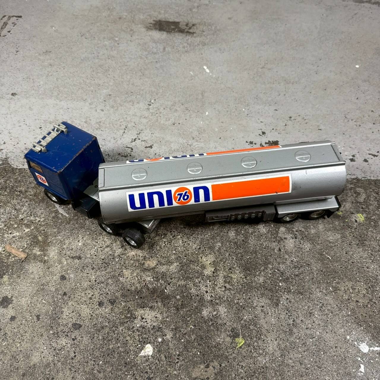 #2352【1980-90年代】ビンテージ UNION 76 タンクローリー トラック ミニカー アメリカ