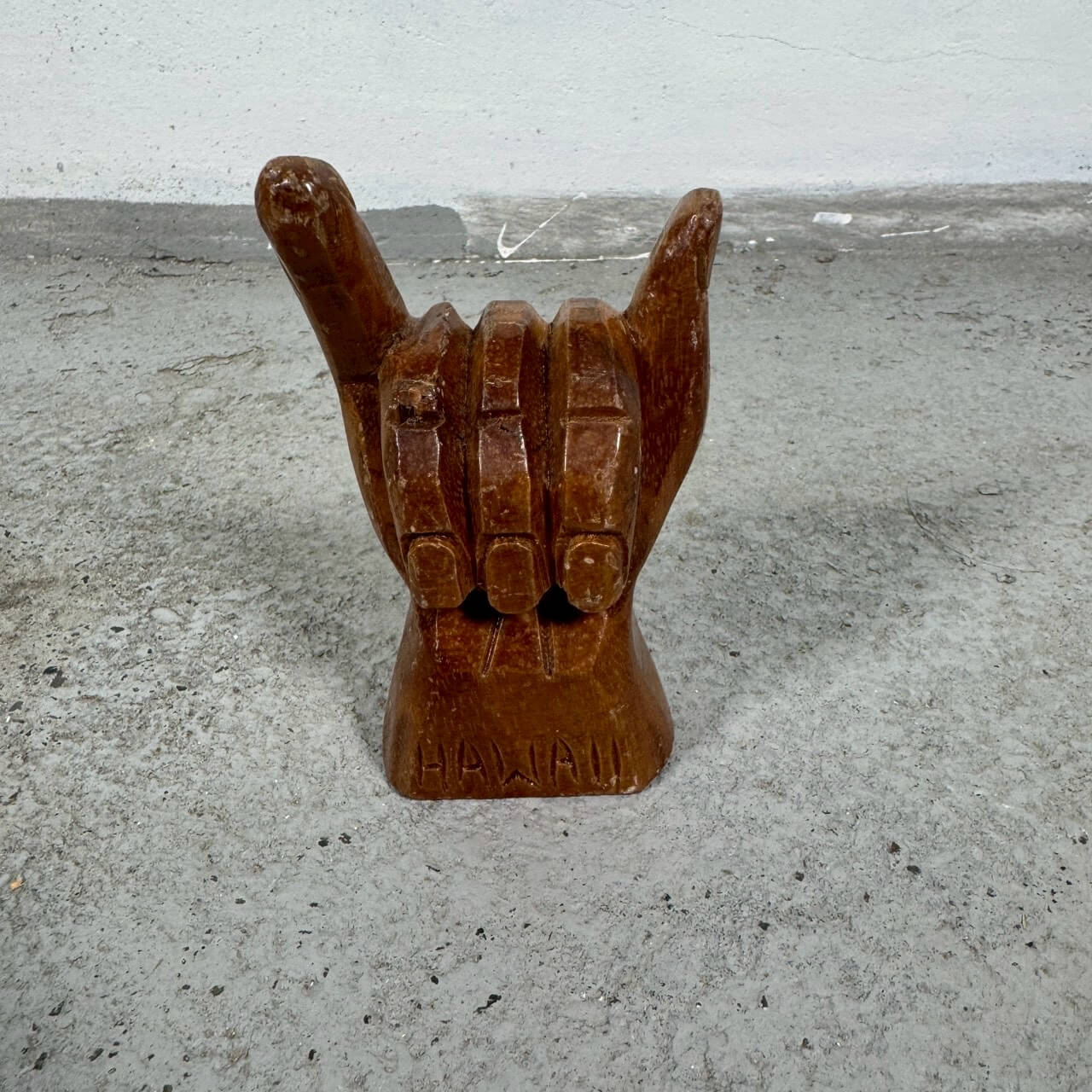 #2341【1960-70年代】ビンテージ ハワイ “SHAKA” ハンド オブジェ / HAWAII刻印 ウッドディスプレイ アメリカ