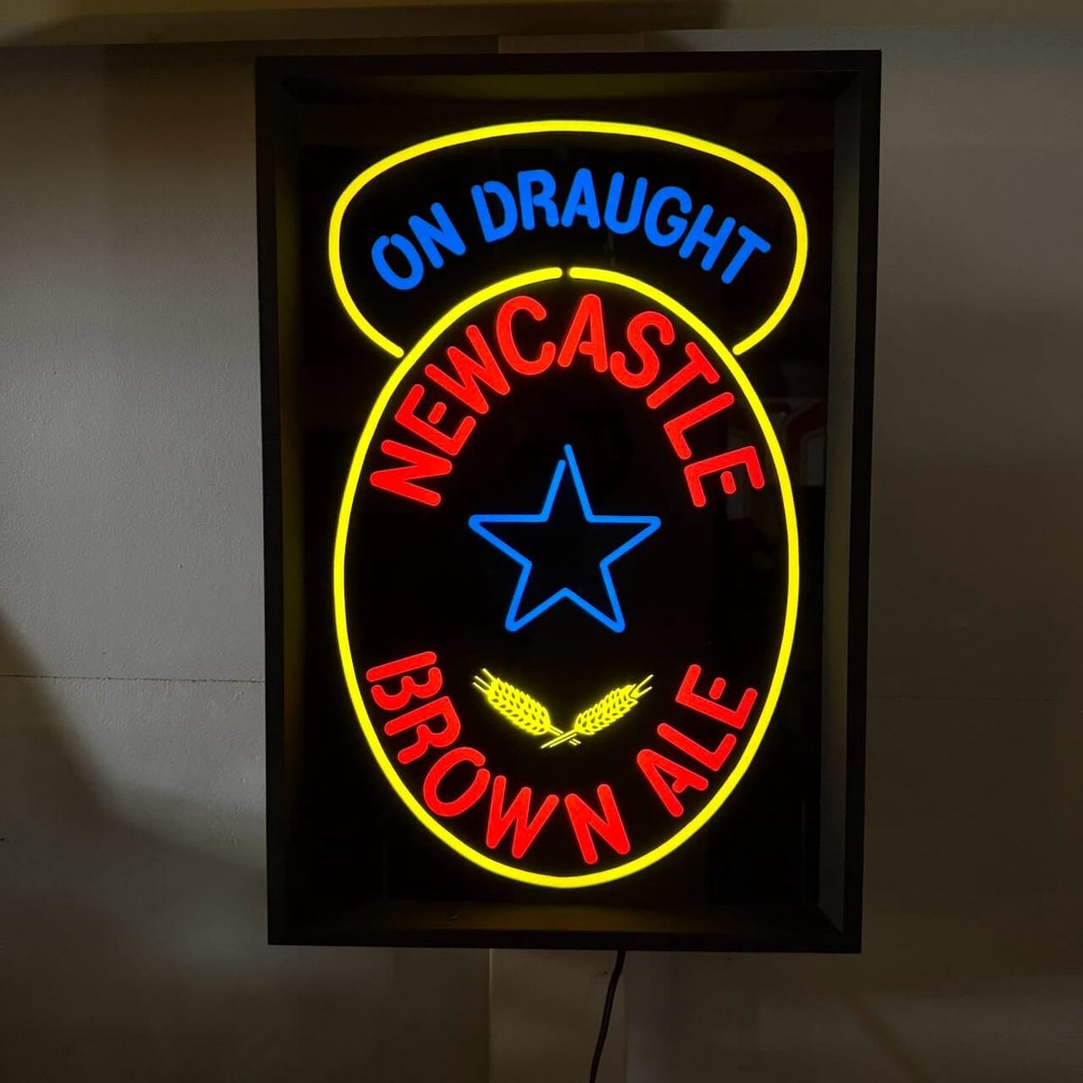 【1990年代】ビンテージ ライト 看板 アメリカン雑貨 店舗什器 NEWCASTLE ニューカッスル #2872