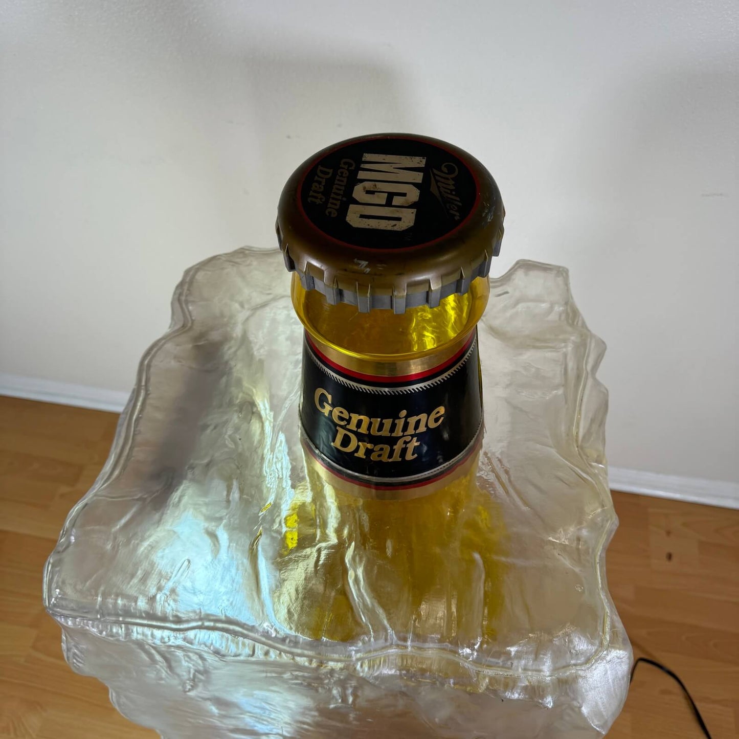 #1557【1980-90年代】ビンテージ Miller Genuine Draft（ミラー） ビールライト / アイスボトル型 プールランプ アメリカ