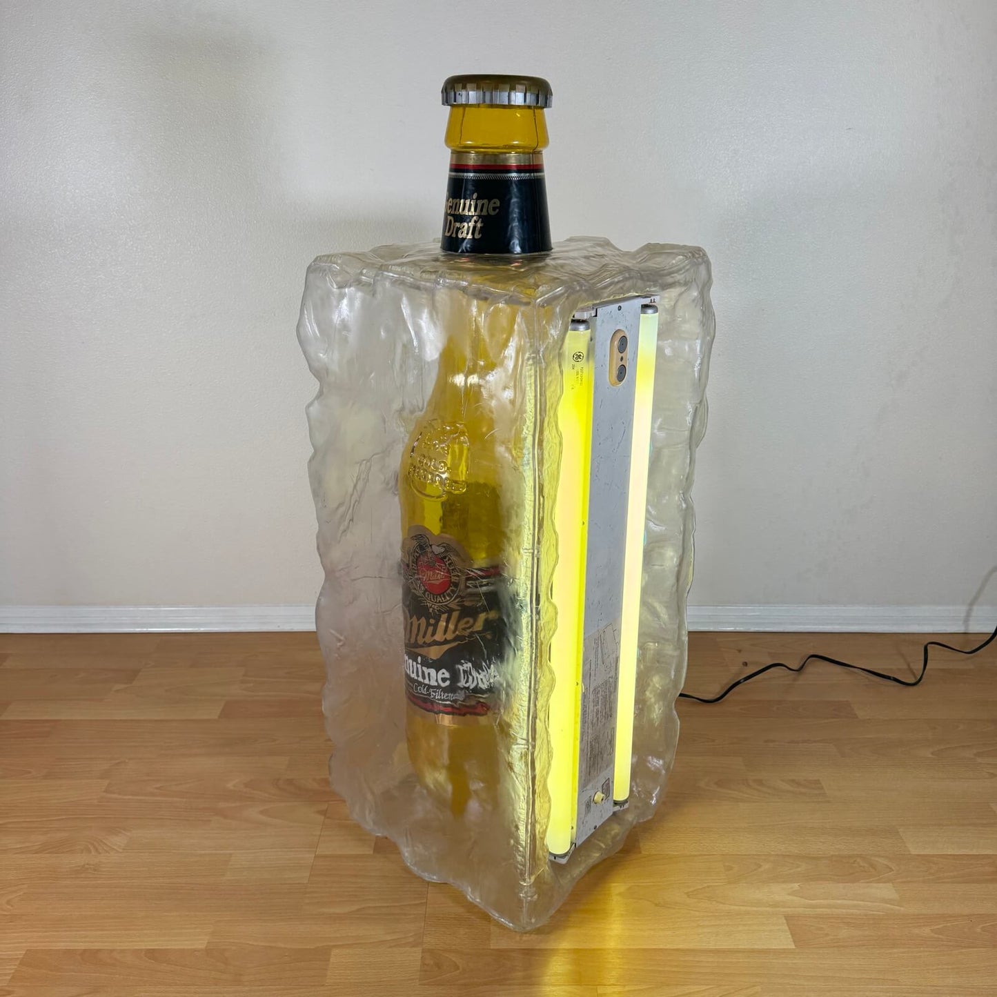 #1557【1980-90年代】ビンテージ Miller Genuine Draft（ミラー） ビールライト / アイスボトル型 プールランプ アメリカ