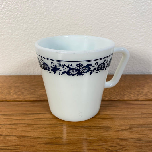 #572-3 【1970年代】ビンテージ PYREX（パイレックス） Old Town Blue（オールドタウンブルー） マグカップ / コーヒーカップ ミルクグラス アメリカ