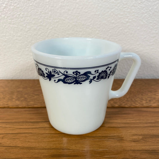 #572-2 【1970年代】ビンテージ PYREX（パイレックス） Old Town Blue（オールドタウンブルー） マグカップ / コーヒーカップ ミルクグラス アメリカ