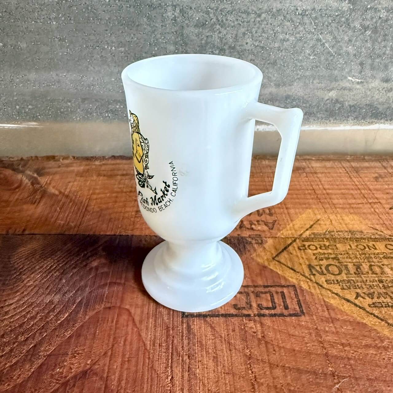 【1970-80年代】ビンテージ マグカップ アメリカン雑貨 店舗什器 ミルクガラス カリフォルニア #1571