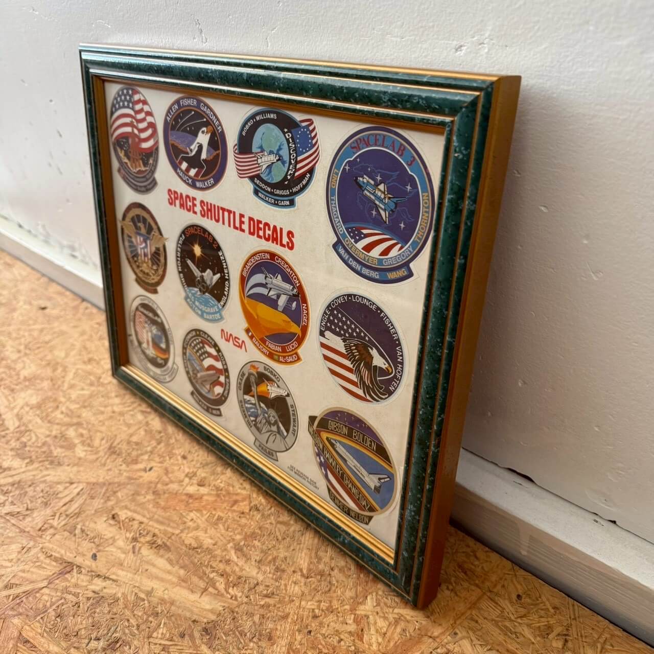 #2264【1980年代】ビンテージ NASA ミッションパッチ ステッカー アートフレーム インテリア ディスプレイ