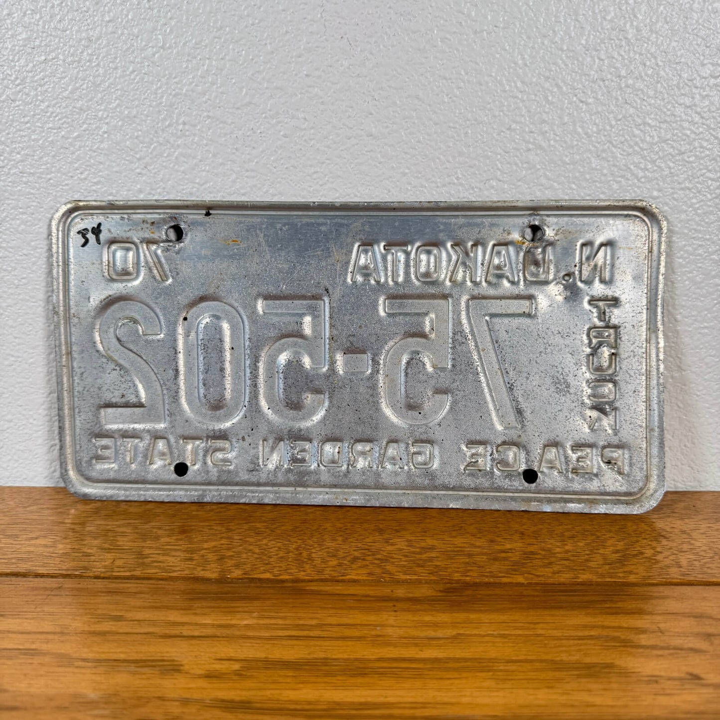 #1644 【1970年代】ビンテージ ナンバープレート / ライセンスプレート 看板 ウォールデコ ノースダコタ州 アメリカ