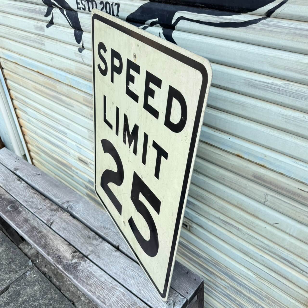 【1980-90年代】ビンテージ 看板 アメリカン雑貨 店舗什器 道路標識 スピードリミット ロードサイン #2816