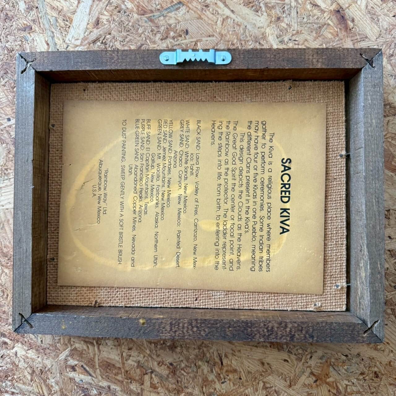 #2361【1970年代】ビンテージ “SACRED KIVA” ネイティブサンドアート額装 / ニューメキシコ製 レインボーウェイ