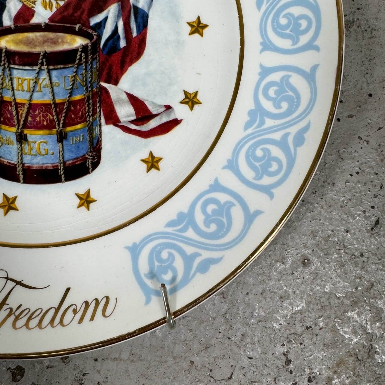 #2364【1974年製】ビンテージ AVON “Freedom” 記念プレート ウォールデコ
