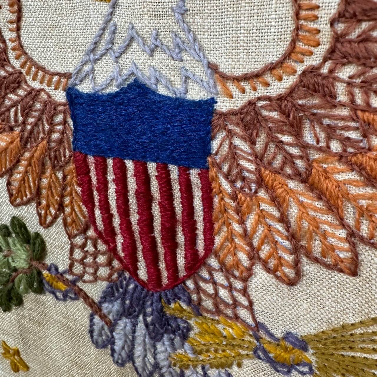 #2504【1980年代頃】ビンテージ ハンドメイド イーグル刺繍 ウォールデコ アメリカンフラッグ 壁掛け