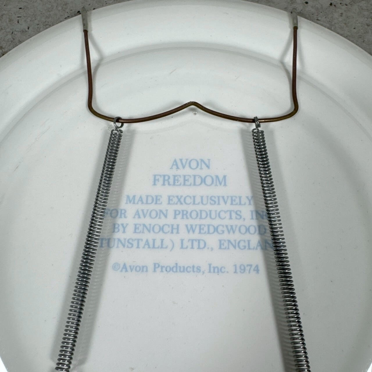 #2364【1974年製】ビンテージ AVON “Freedom” 記念プレート ウォールデコ