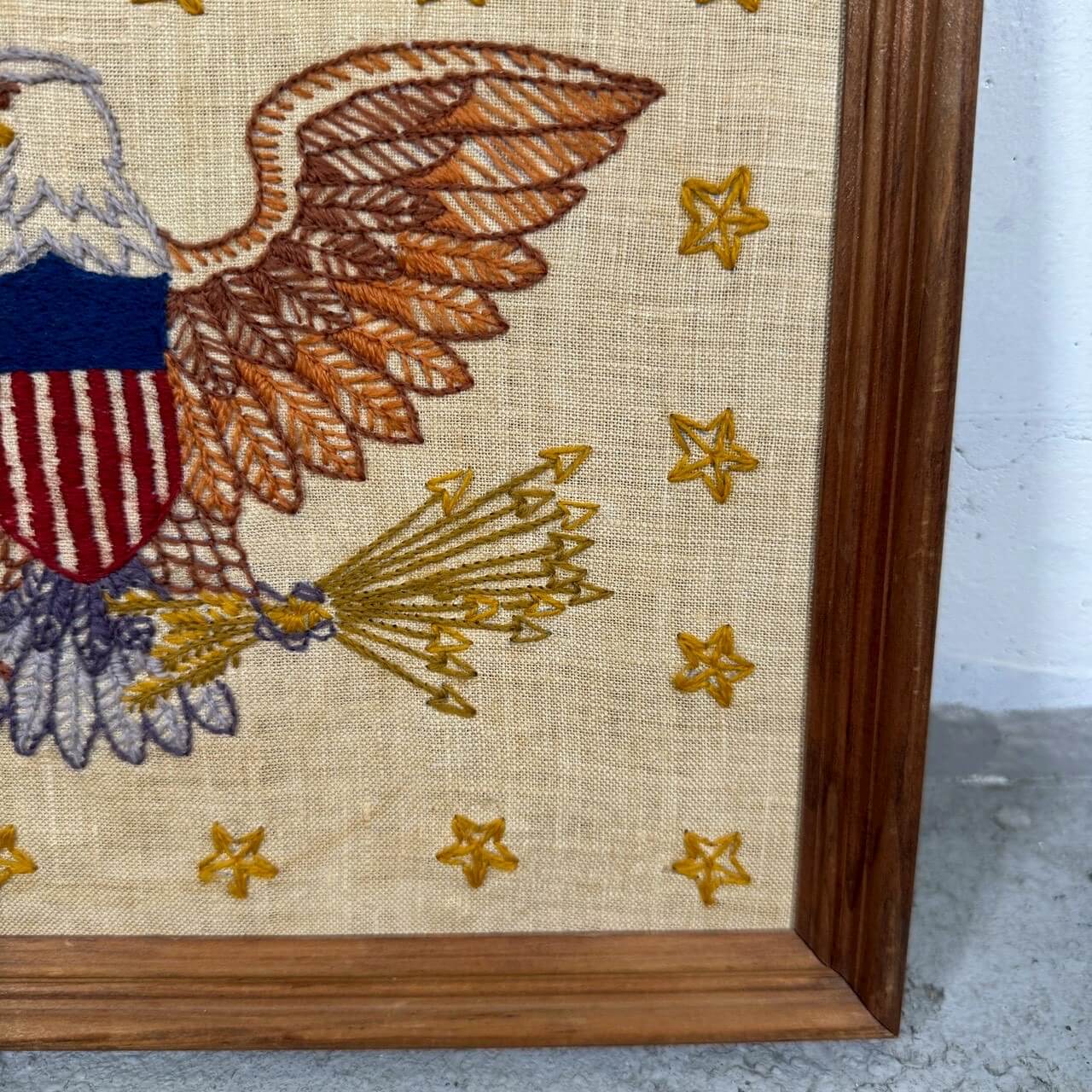 #2504【1980年代頃】ビンテージ ハンドメイド イーグル刺繍 ウォールデコ アメリカンフラッグ 壁掛け